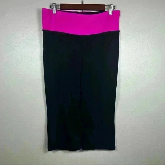 Women’s Lululemon Capri Pants - Picture 1 of 6